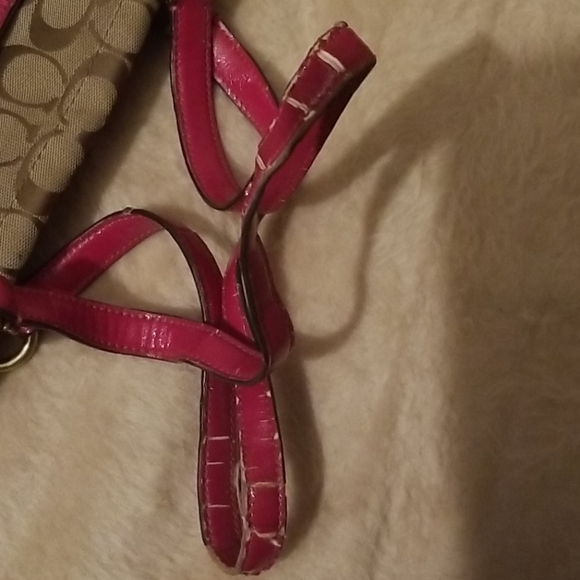 Signature design and Pink Coach - Picture 4 of 4